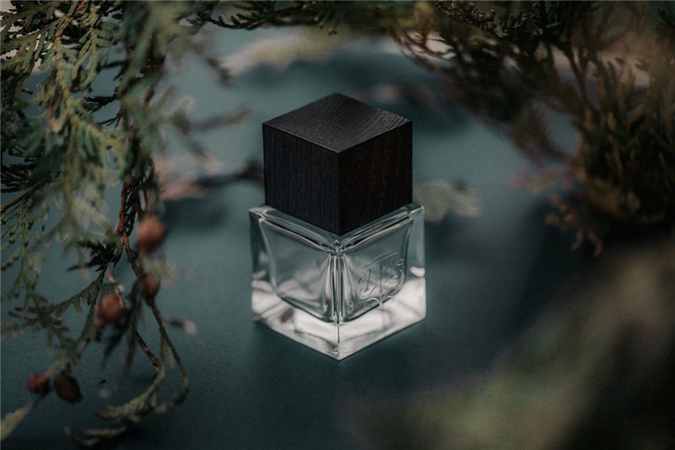 Tenth Muse香水品牌logo设计