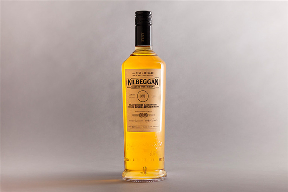 体育纪念品包装设计